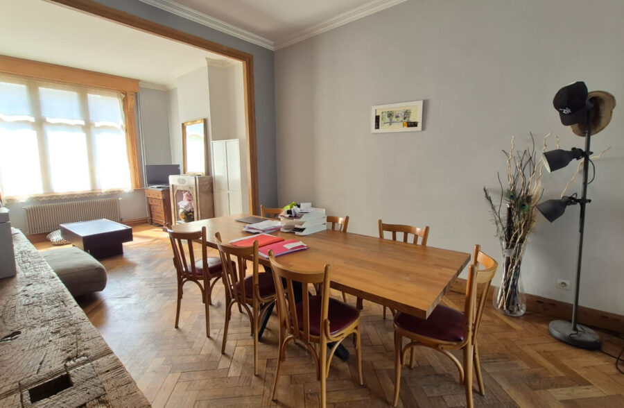 Proximité immédiate de la Deûle, belle maison des années 30 avec 4 chambres et magnifique jardin