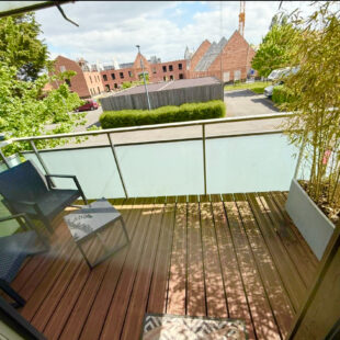 T2 AVEC BALCON + 2 PARKINGS
