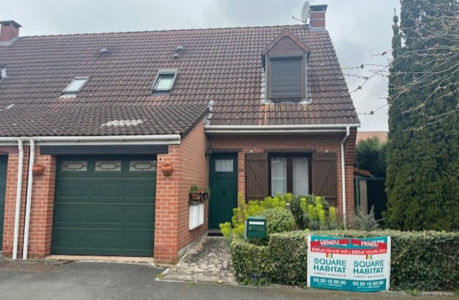 Jolie Maison semi-individuelle, 3 chambres, jardin, garage, cave.