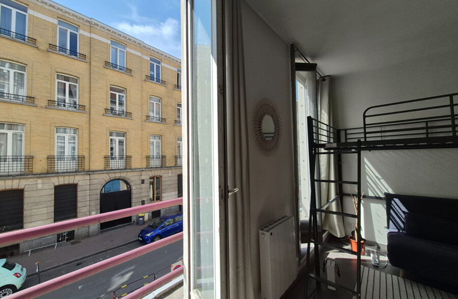 LILLE REPUBLIQUE : JOLI STUDIO LUMINEUX DE 18M² DANS RESIDENCE SECURISEE