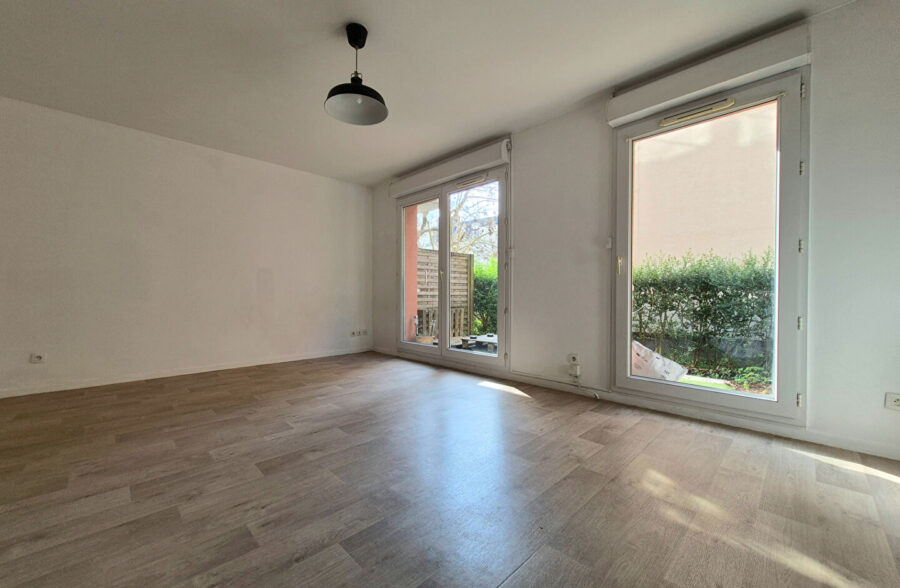 LILLE HYPERCENTRE : JOLI STUDIO DE 33M² AVEC TERRASSE