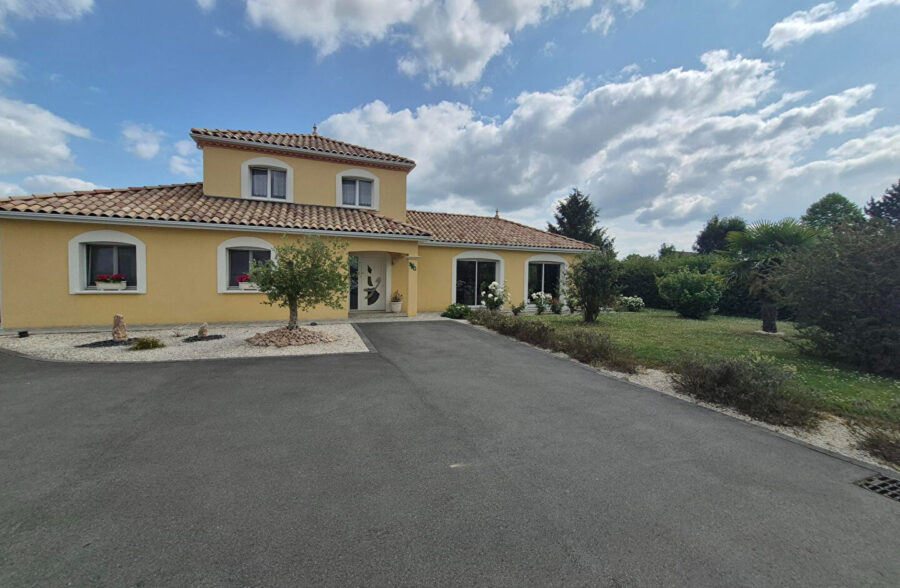 – À vendre – Maison individuelle atypique 4 chambres – Aire-sur-la-Lys