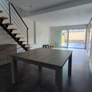 Maison rénovée à vendre : 3 chambres, terrasse ensoleillée