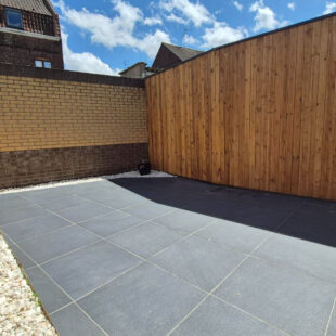 Maison rénovée à vendre : 3 chambres, terrasse ensoleillée