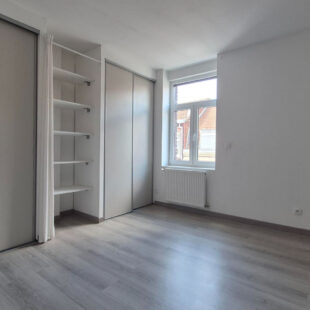 Maison rénovée à vendre : 3 chambres, terrasse ensoleillée