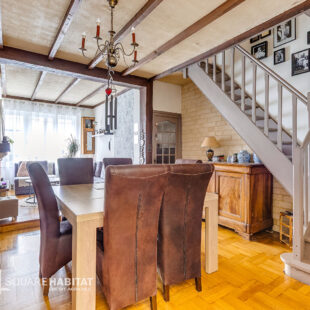 Maison 2 chambres + combles et extérieur.