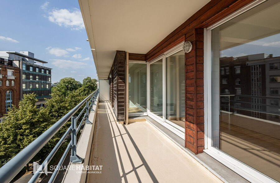 EXCLUSIVITE LILLE BOULEVARD CARNOT : TYPE 3 LUMINEUX AVEC BALCON, GARAGE ET CAVE PRIVATIVE