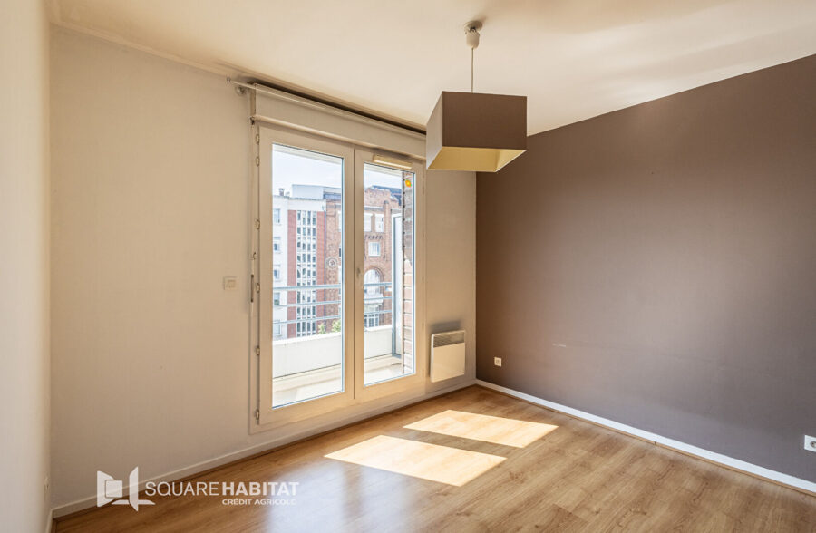 EXCLUSIVITE LILLE BOULEVARD CARNOT : TYPE 3 LUMINEUX AVEC BALCON, GARAGE ET CAVE PRIVATIVE