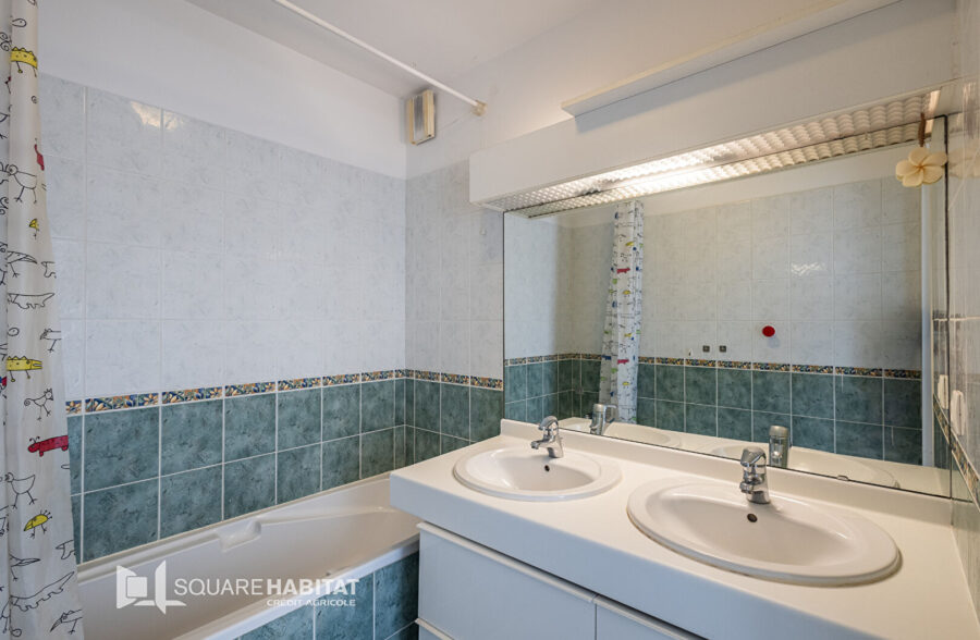 EXCLUSIVITE LILLE BOULEVARD CARNOT : TYPE 3 LUMINEUX AVEC BALCON, GARAGE ET CAVE PRIVATIVE