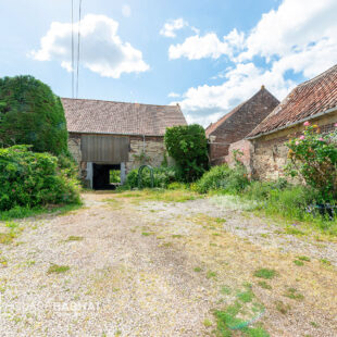 Maison individuelle semi plain pied avec grange …Superbe potentiel !