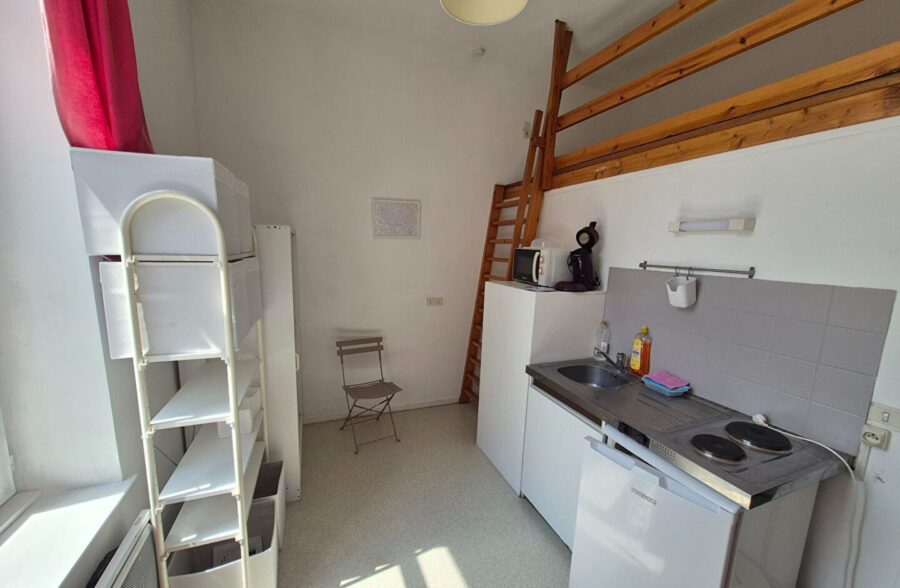 EXCLUSIVITE : LILLE VAUBAN : Studio avec mezzanine devant la Catho
