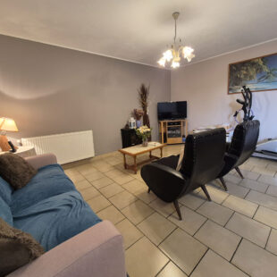 Maison familiale,3 chambres , grand garage .
