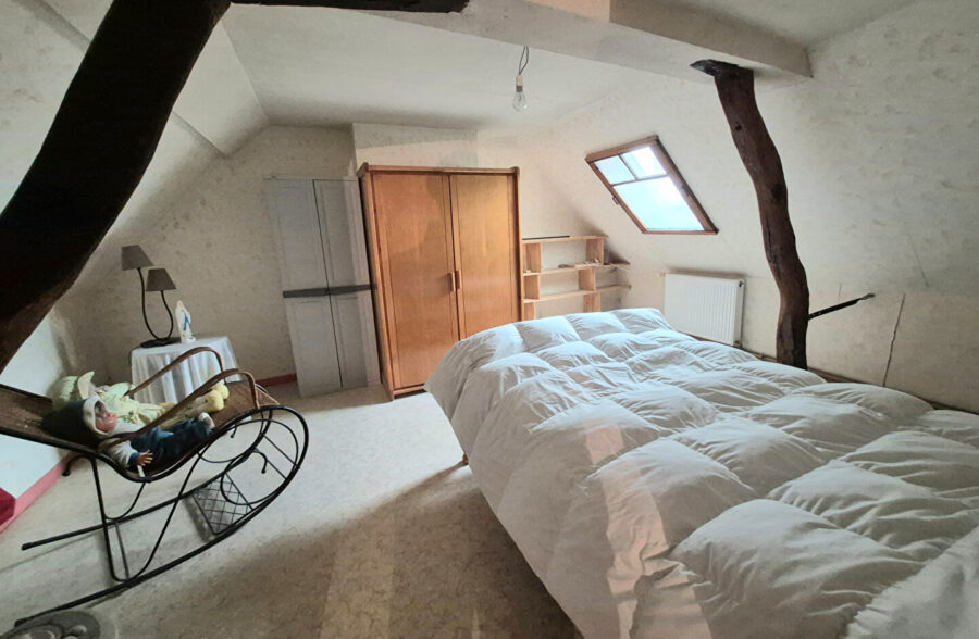 Maison familiale,3 chambres , grand garage .