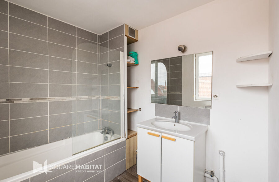 LILLE WAZEMMES : APPARTEMENT TYPE 2 BIS AVEC TERRASSE PRIVATIVE