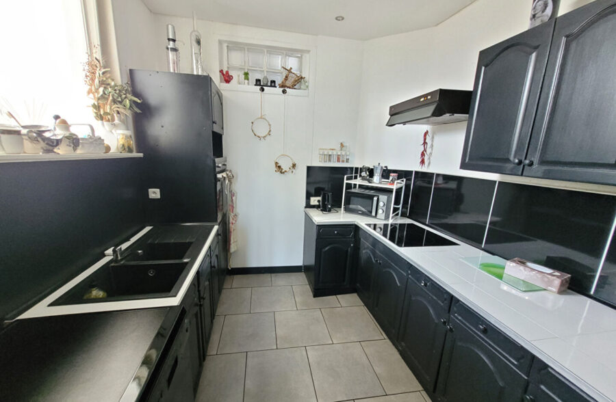 Maison semi-individuelle à Corbehem, 2 chambres, dressing et jardin