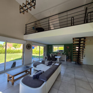 Meuble à poser dans  une  magnifique maison moderne à Zudausques