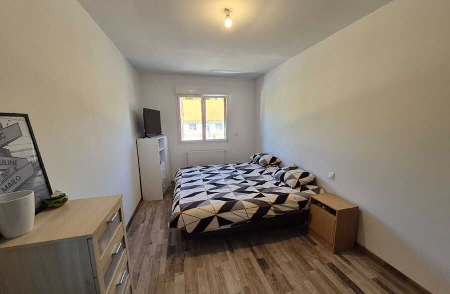 Meuble à poser dans  une  magnifique maison moderne à Zudausques