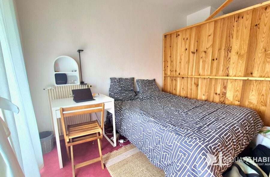 BOTANIQUE PROCHE TRAMWAY APPARTEMENT T1bis AVEC BALCON PARKING ET CAVE