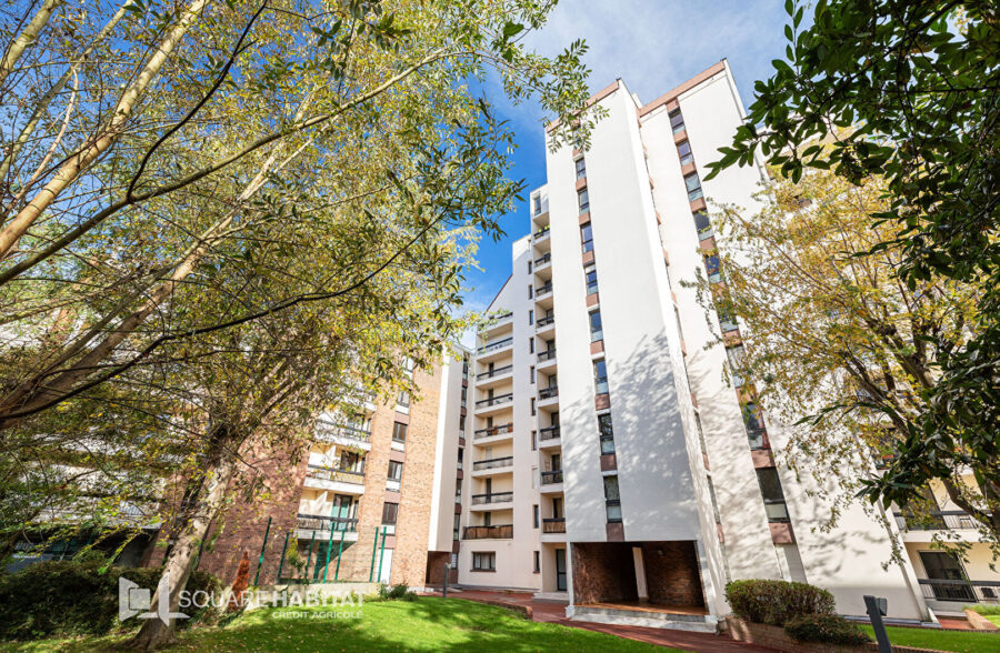 VAUBAN- CATHO :T4 avec balcons, cave et parking