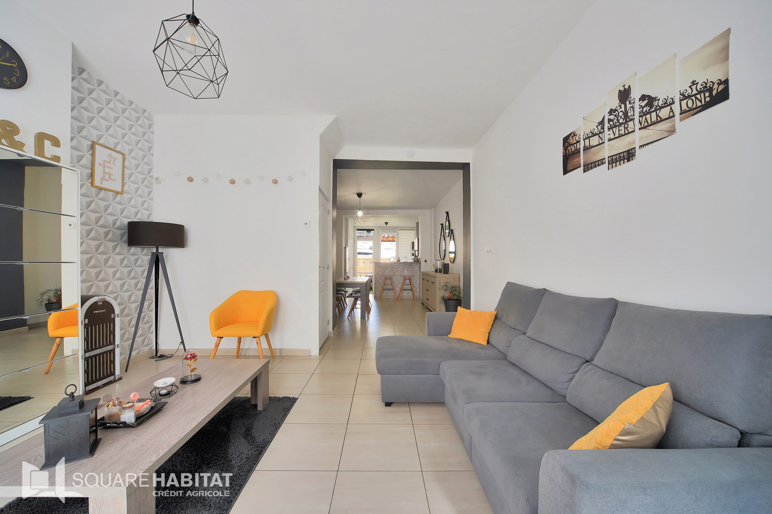 Charmante maison avec extérieur et garage