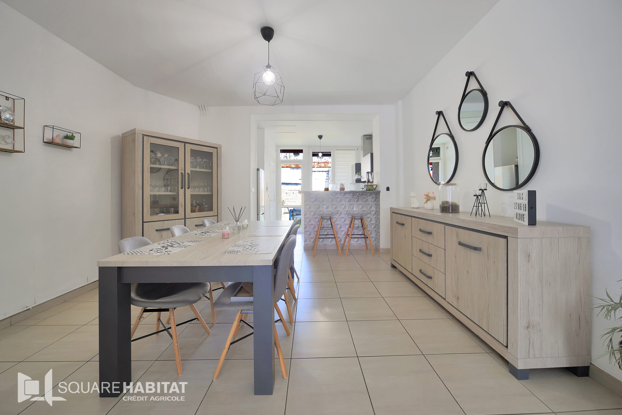 Charmante maison avec extérieur et garage