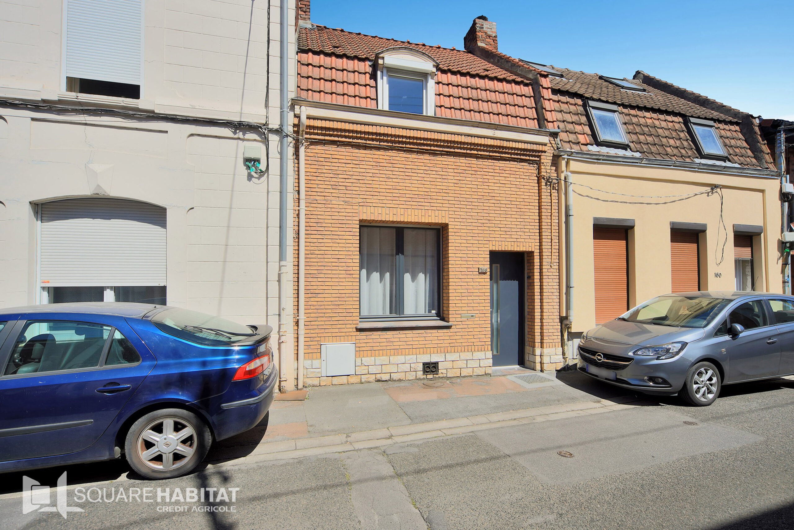 Charmante maison avec extérieur et garage