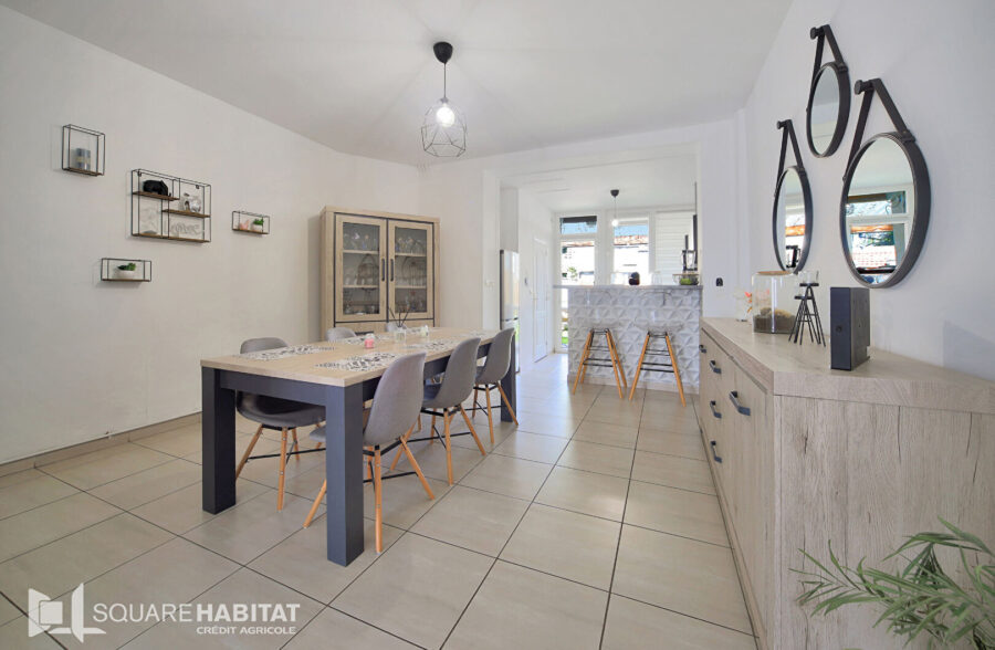 Charmante maison avec extérieur et garage