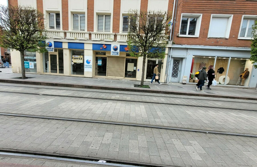 Local commercial 230 m²