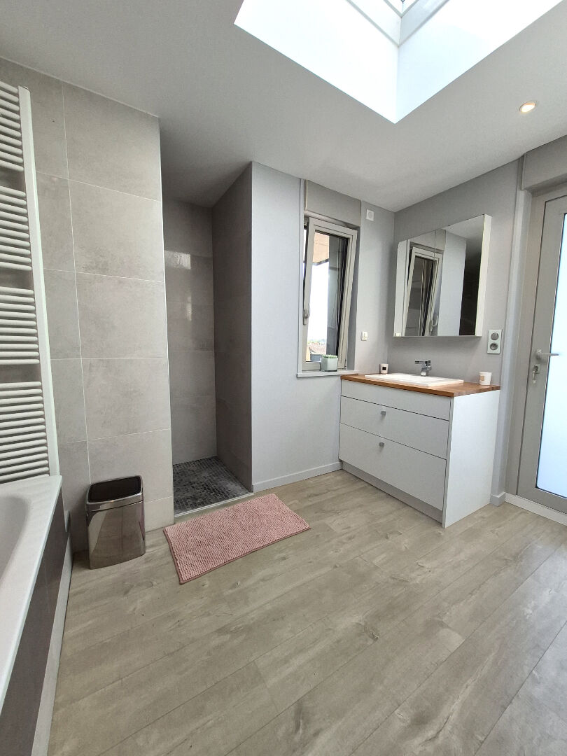 Maison Cambrai 12 pièce(s) 245 m2