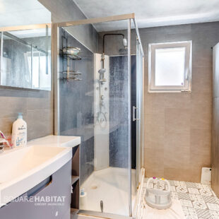 Semi plain pied, individuel de 2010  avec travaux