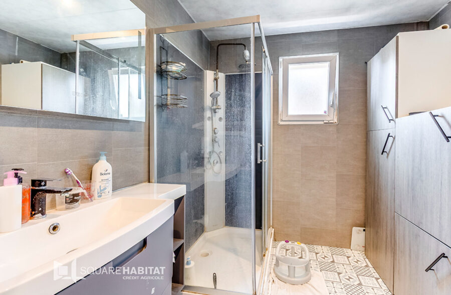 Semi plain pied, individuel de 2010  avec travaux