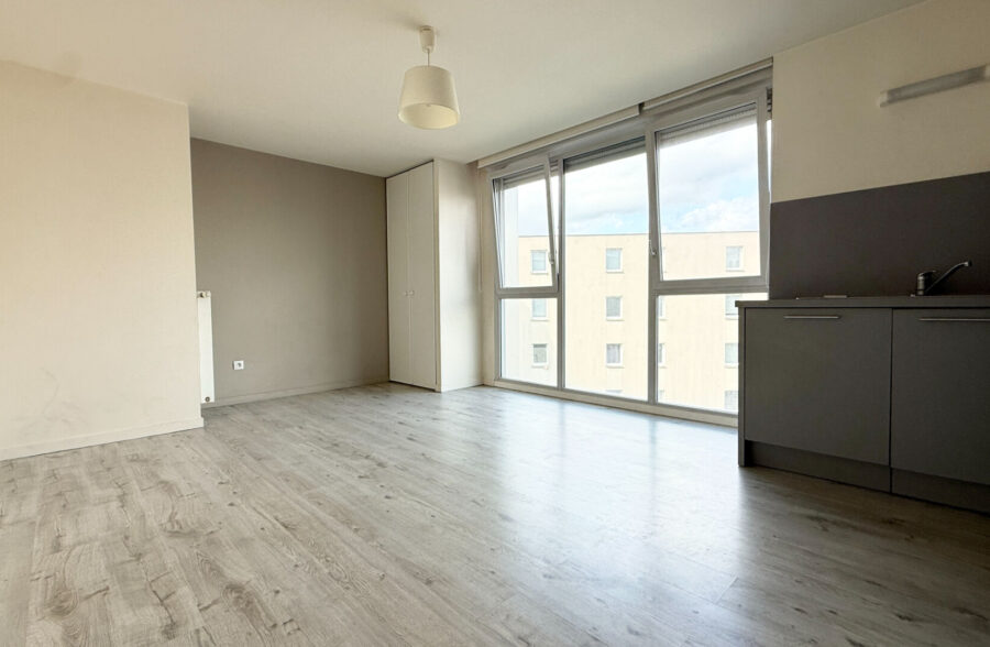 LILLE VAUBAN – CATHO: Grand studio de 32,59 m²  Sous compromis 