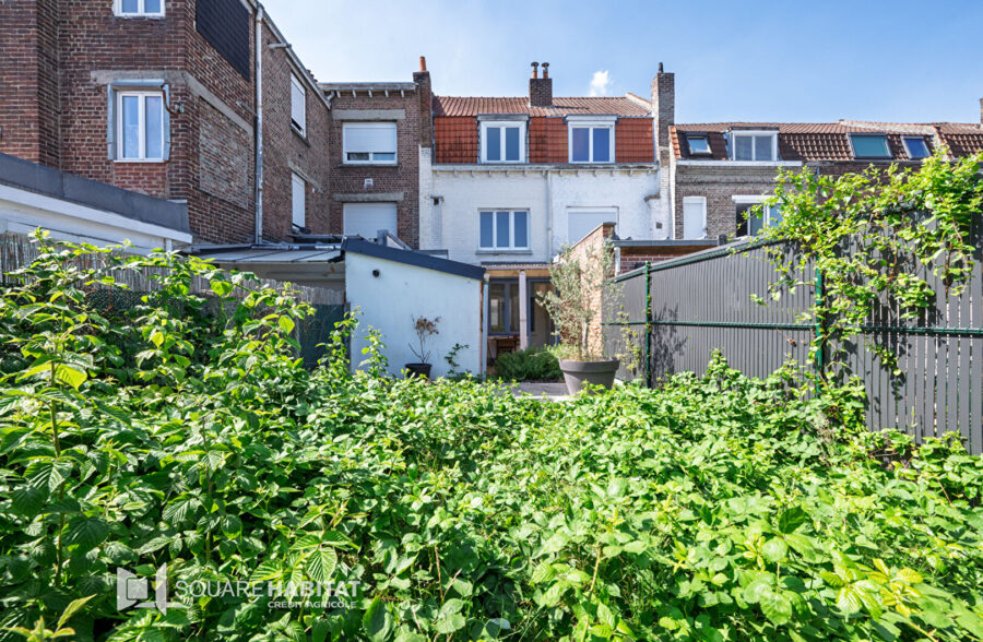 Lambersart – Proximité immédiate métro – 4 chambres, jardin travaux !
