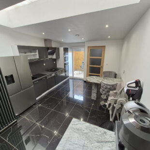Maison de ville 93m², 5 pièces + terrasse, aucun travaux à prévoir!!!