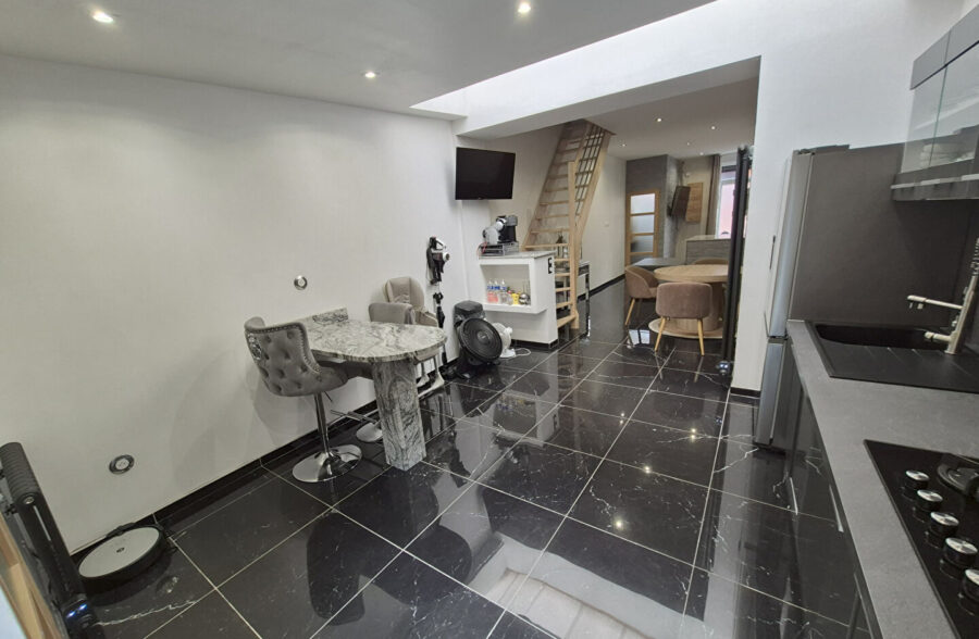 Maison de ville 93m², 5 pièces + terrasse, aucun travaux à prévoir!!!