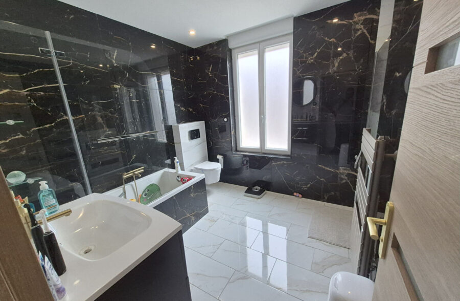 Maison de ville 93m², 5 pièces + terrasse, aucun travaux à prévoir!!!
