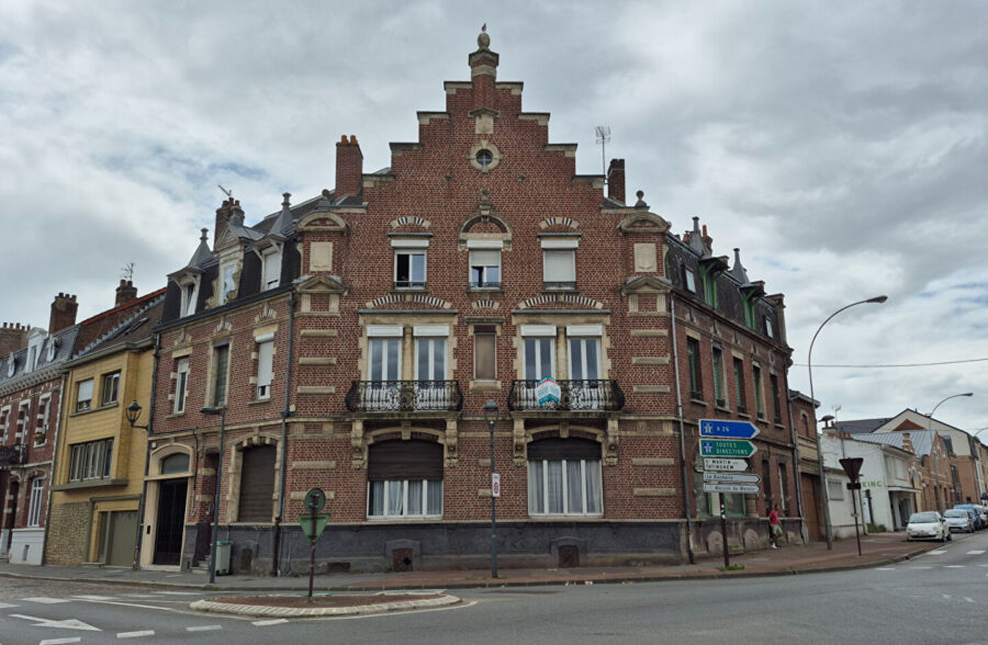Maison Saint-Omer 7 pièce(s) 270 m2 -6 chambres et revenu locatif