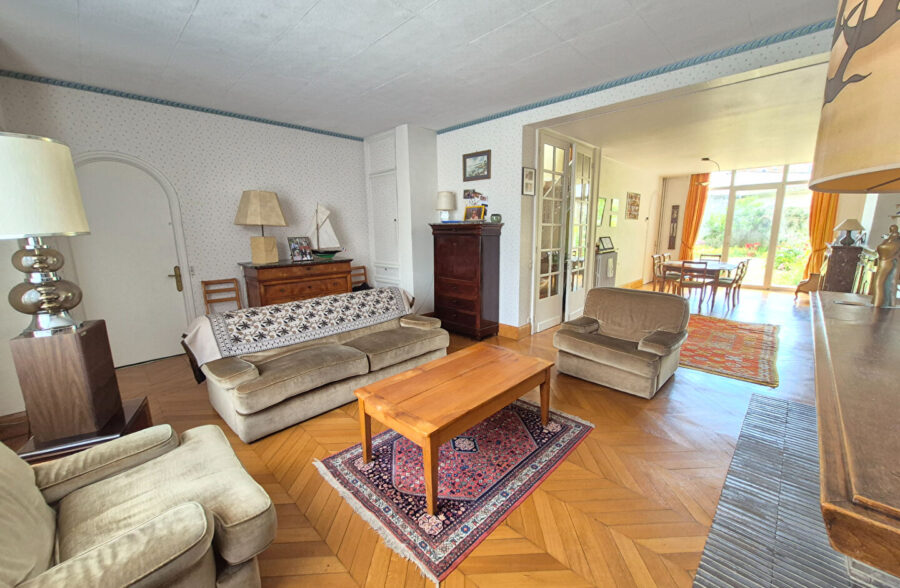Maison Saint-Omer 7 pièce(s) 270 m2 -6 chambres et revenu locatif