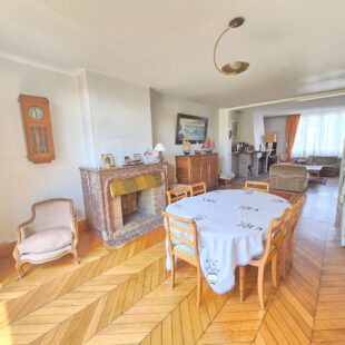 Maison Saint-Omer 7 pièce(s) 270 m2 -6 chambres et revenu locatif
