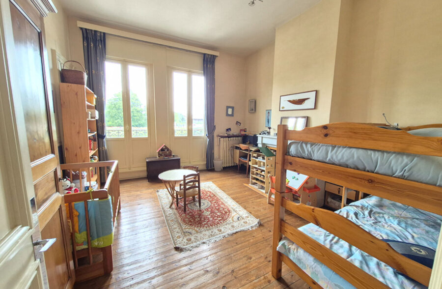 Maison Saint-Omer 7 pièce(s) 270 m2 -6 chambres et revenu locatif