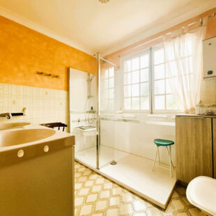 Maison Individuelle plain pied, 3 chambres, sous sol complet, jardin