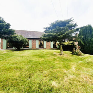 Maison Individuelle plain pied, 3 chambres, sous sol complet, jardin