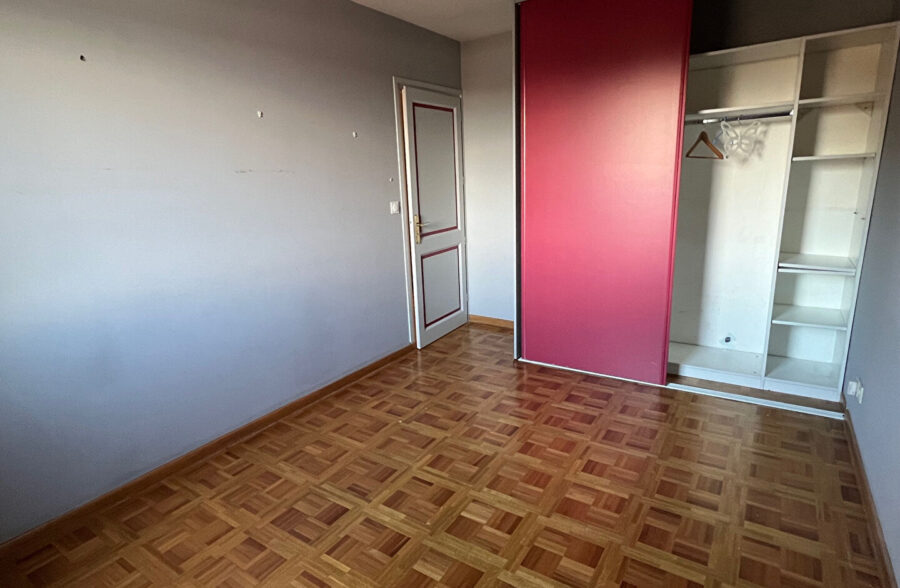 Croix Barbieux, appartement  2 chambres, terrasse, parking, garage