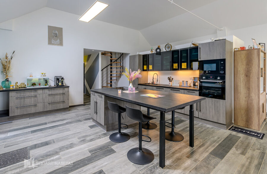 Loft Inchy 5 pièce(s) 162 m2
