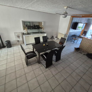 Maison170m2  + plain pied  69m2  et garage double.