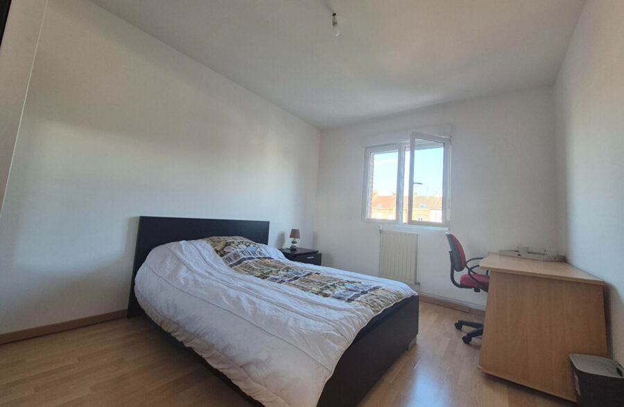 Maison170m2  + plain pied  69m2  et garage double.