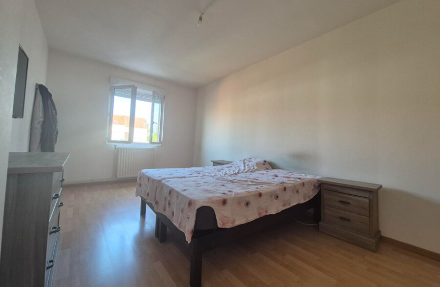 Maison170m2  + plain pied  69m2  et garage double.