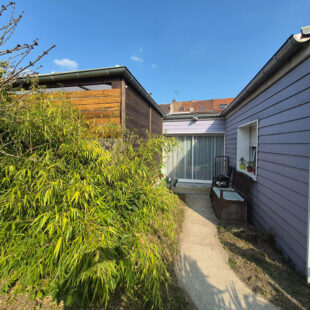 Maison170m2  + plain pied  69m2  et garage double.