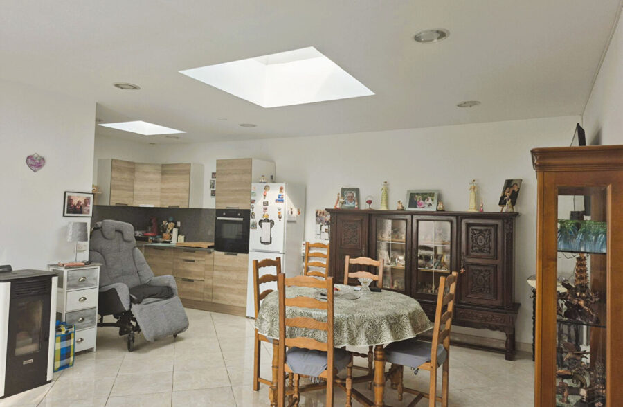 Maison170m2  + plain pied  69m2  et garage double.
