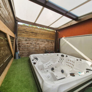 Maison170m2  + plain pied  69m2  et garage double.